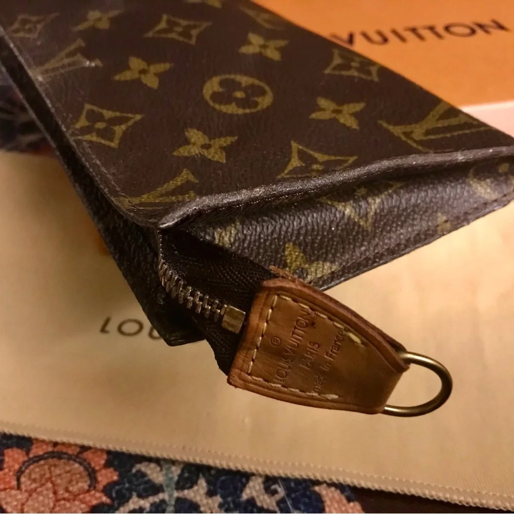 🤗 SOLD 👏🏻👏🏻👏🏻 Louis Vuitton Trousse Wristlet Pouch - Picture 4 of 13